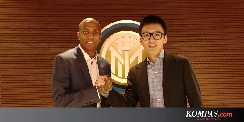 Resmi, Ashley Young Berlabuh ke Inter Milan