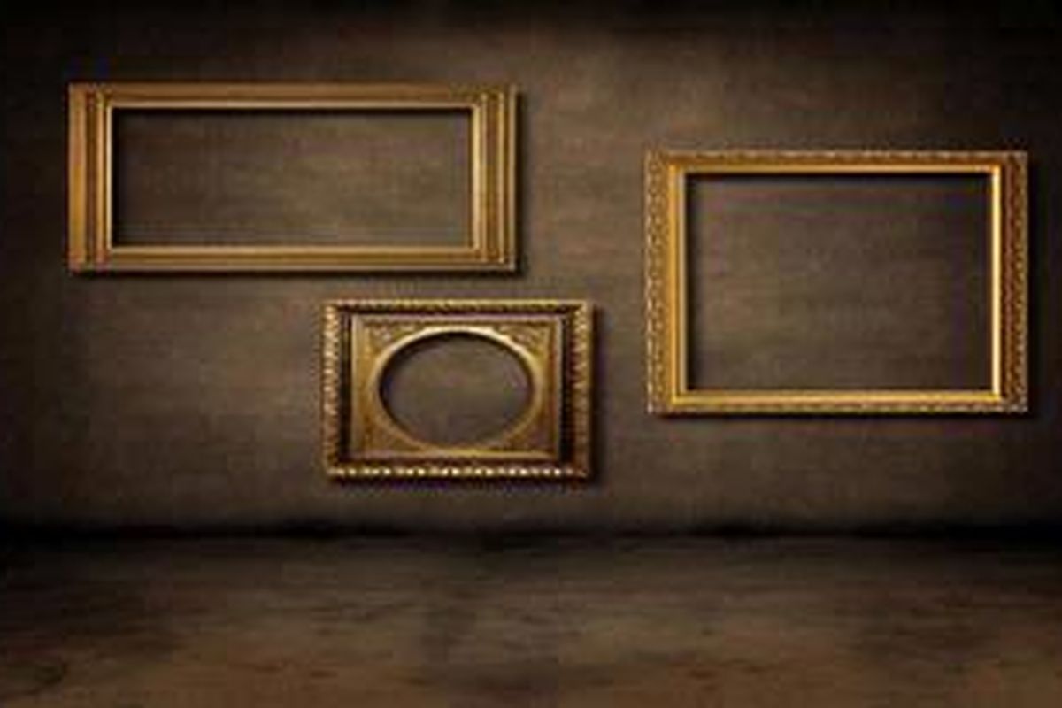 Terkadang kita lupa bahwa ada hal lain yang mempengaruhi keindahan lukisan, yaitu bingkai atau frame.