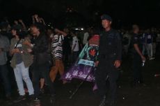 Paksa Masuk GBK, Slankers Berhadapan dengan Brimob