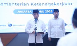 Lantik 12 Pejabat, Menaker: Jabatan Bukan Sekadar Posisi, Layanan Publik Harus Jadi Prioritas