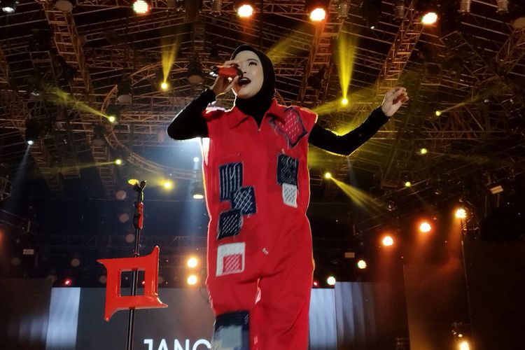 Tantri Kotak nyanyikan Inspirasi Sahabat di Jakarta Fair Kemayoran 2023 di JIExpo Kemayoran, Jakarta Pusat, Minggu (16/7/2023).