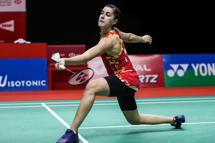 Pebulu tangkis tunggal putri Spanyol, Carolina Marin melawan wakil Korea Selatan, An Se-Young saat pertandingan babak perempat final Indonesia Masters 2020 di Istora Senayan, Jakarta, Jumat (17/1/2020). Carolina Marin menang dengan skor 21-16, 18-21 dan 5-21.