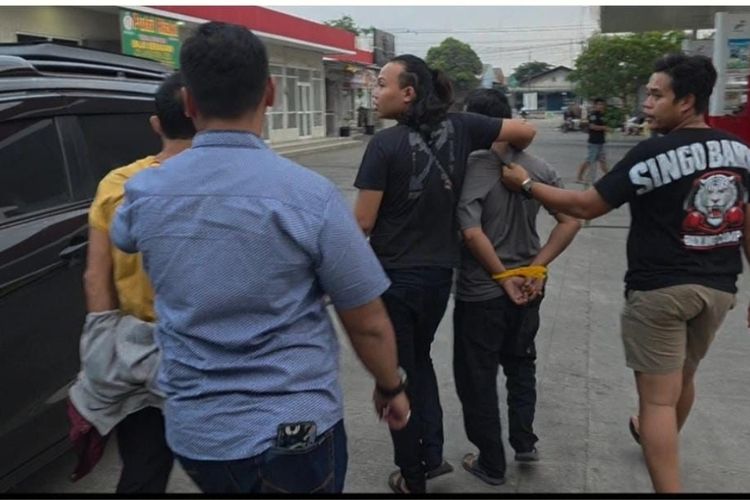 Warga Semarang Kena Tipu COD Handphone dengan Uang Palsu