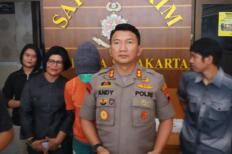 Kapolresta Surakarta, AKBP Andy Rifai dalam pers tulis kasus tindak asusila di Mapolreta Surakarta, Solo, Jawa Tengah, Rabu (11/12/2019).