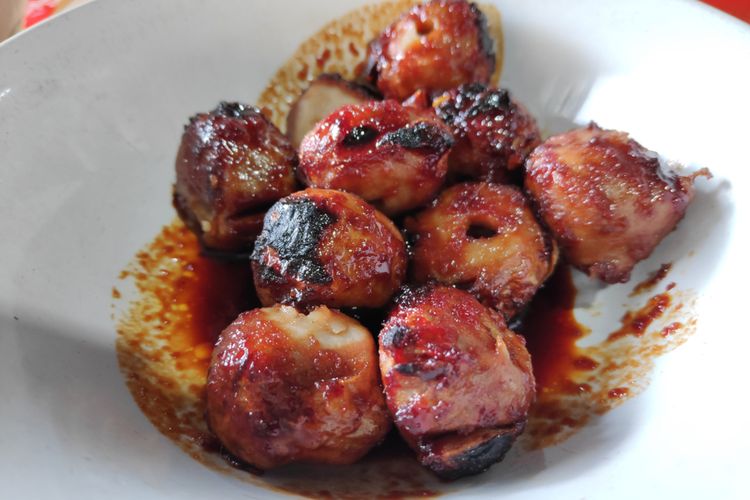 Ilustrasi bakso bakar malang untuk camilan kapan saja.