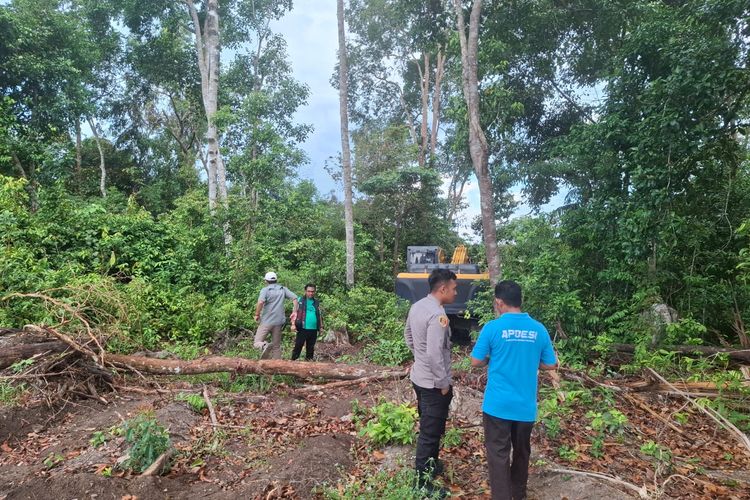 Tambang Timah Ilegal di Bangka Digerebek Polisi, Pekerja Kabur Tinggalkan Alat Berat