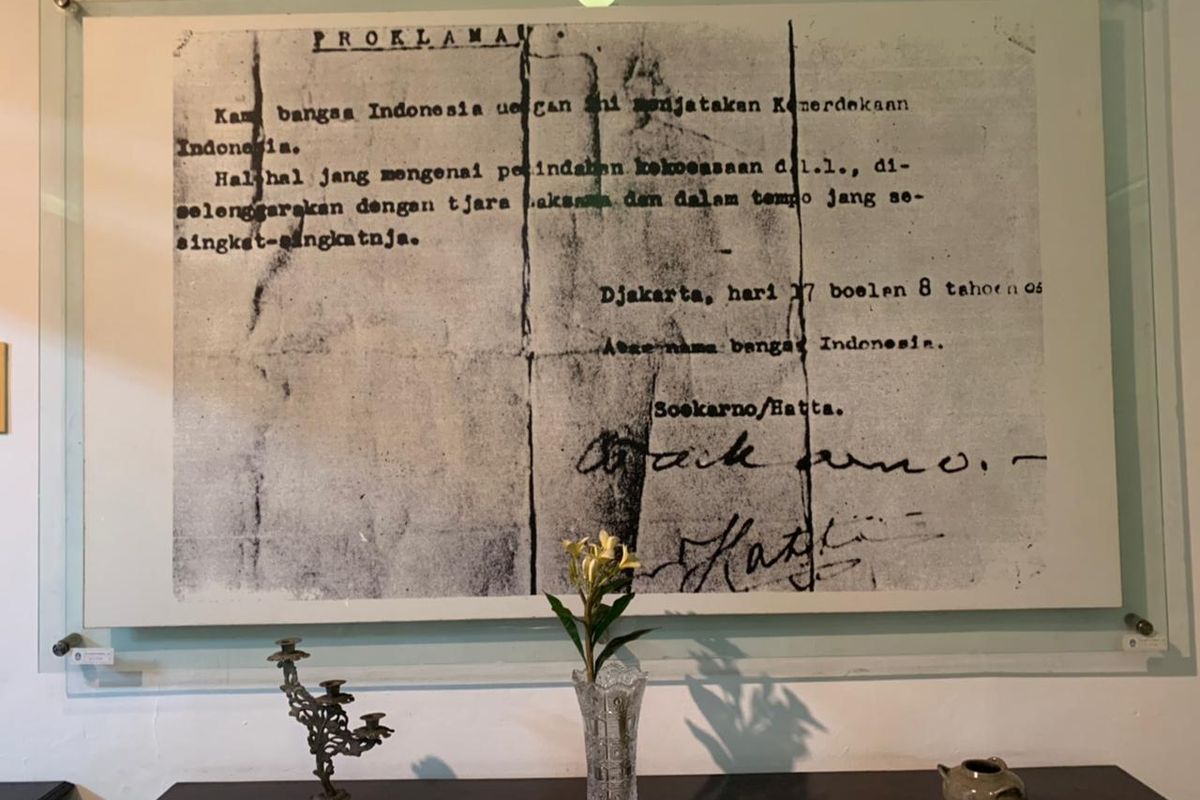Museum Perumusan Naskah Proklamasi atau yang dahulu merupakan rumah Laksamana Maeda tempat dijadikannya tiga tokoh proklamator menyusun naskah proklamasi Kemerdekaan Republik Indonesia, di Jalan Imam Bonjol Nomor 1, Menteng, Jakarta Pusat.