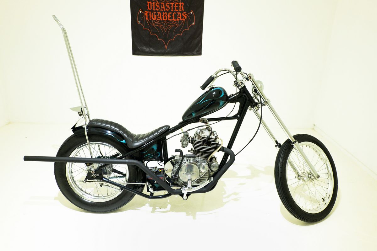 Kawasaki KZ200 Binter Merzy bergaya chopper garapan Disaster Tigabelas