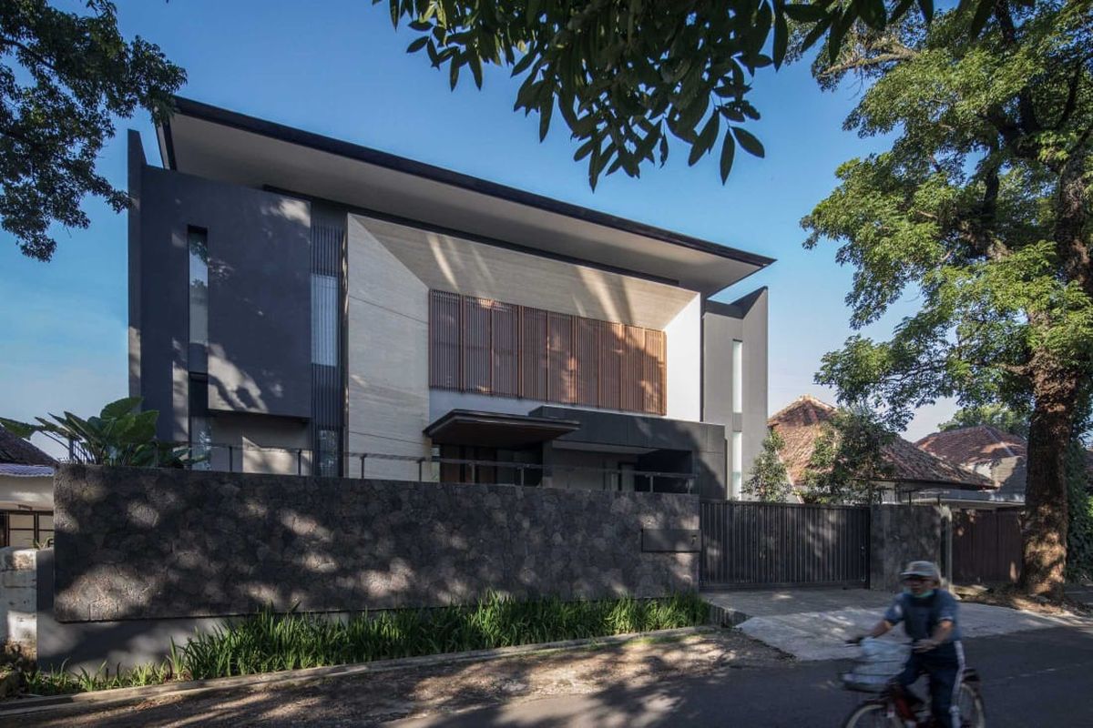 Fasad rumah modern minimalis karya Rakta Studio