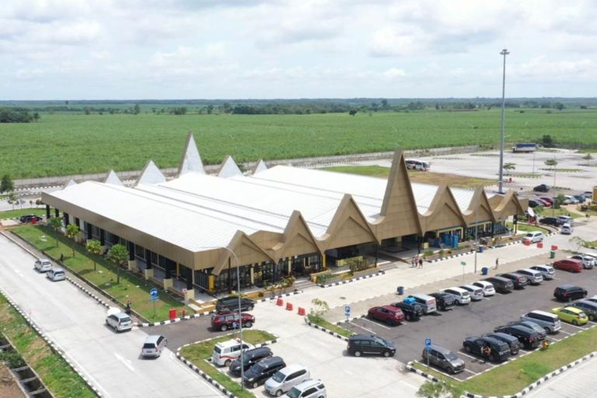 PT Hutama Karya (Persero) mengalokasikan kurang lebih 70 persen lahan di rest area Jalan Tol Trans Sumatera (JTTS) untuk mendukung pertumbuhan usaha mikro kecil dan menengah (UMKM) lokal.