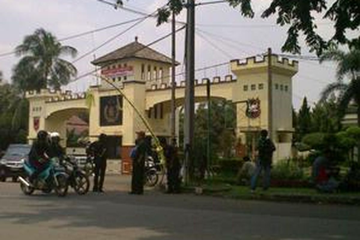 Pintu Gerbang Mako Brimob Kelapa Dua, Depok