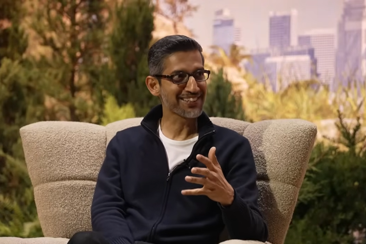 CEO Alphabet dan Google, Sundar Pichai mengungkapkan reaksi dan pandangannya ketika OpenAI tiba-tiba merilis chatbot AI fenomenal, ChatGPT pada November 2022.

