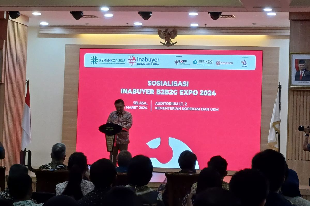 Deputi Bidang UKM KemenKopUKM Hanung Harimba Rachman dalam acara Sosialisasi Inabuyer B2B2G Expo 2024 di kantor Kemenkop UKM, Jakarta, Selasa (5/3/2024).