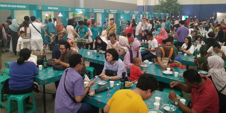 Festival Jajanan Bango (FJB) 2017 di Hal 1 ICE BSD, Tangerang, Banten, Sabtu (6/5/2017), menghadirkan 70 kuliner otentik nusantara. FJB 2017 berlangsung hingga Minggu (7/5/2017).