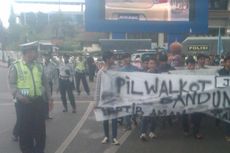 Pemaparan Visi da Misi Cawalkot Bandung Diwarnai Unjuk Rasa