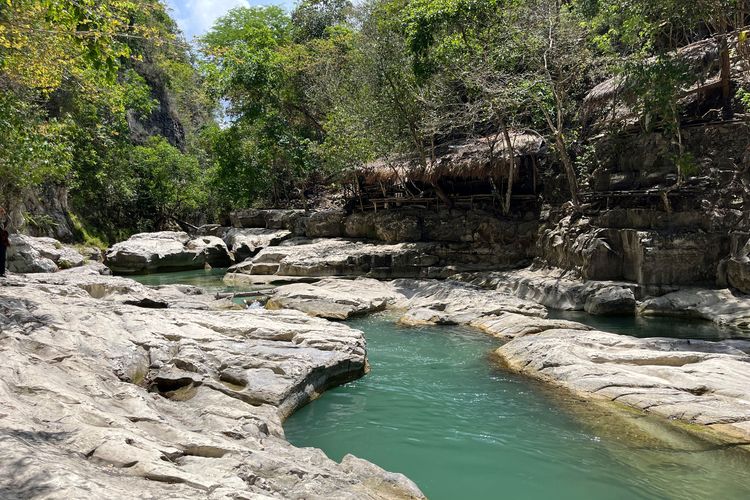 Potrait Air Terjun Tanggedu, di Sumba Timur, Nusa Tenggara Timur, Kamis (27/11/2025). 