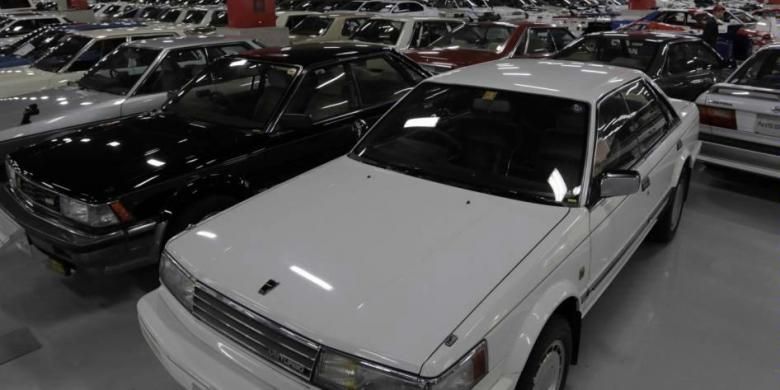 Koleksi mobil tua terkenal dan legendaris dipamerkan di Nissan Zama Heritage, Kanagawa, Jepang, Jumat (30/10/2015).