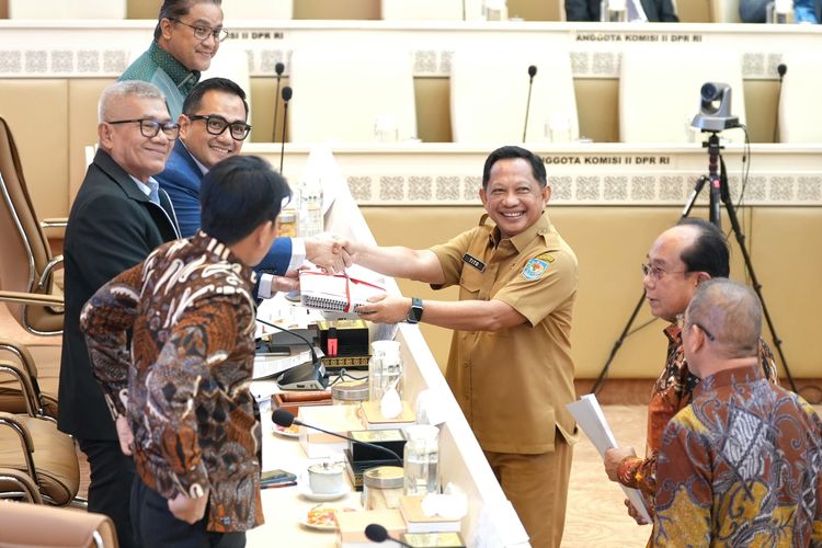Pemerintah Setujui Pembahasan Lanjutan 15 RUU Kabupaten/Kota di Kalbar, Kalteng, dan Kalsel
