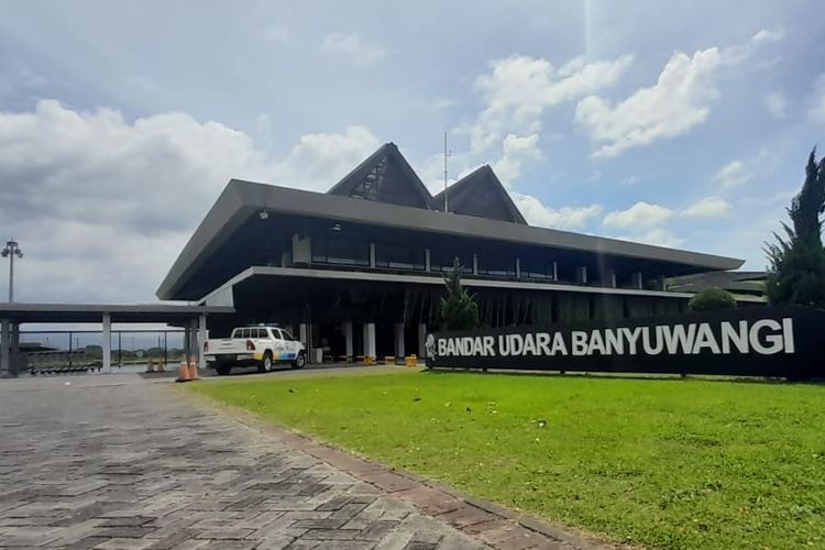 Aktivitas penerbangan di Bandara Banyuwangi 