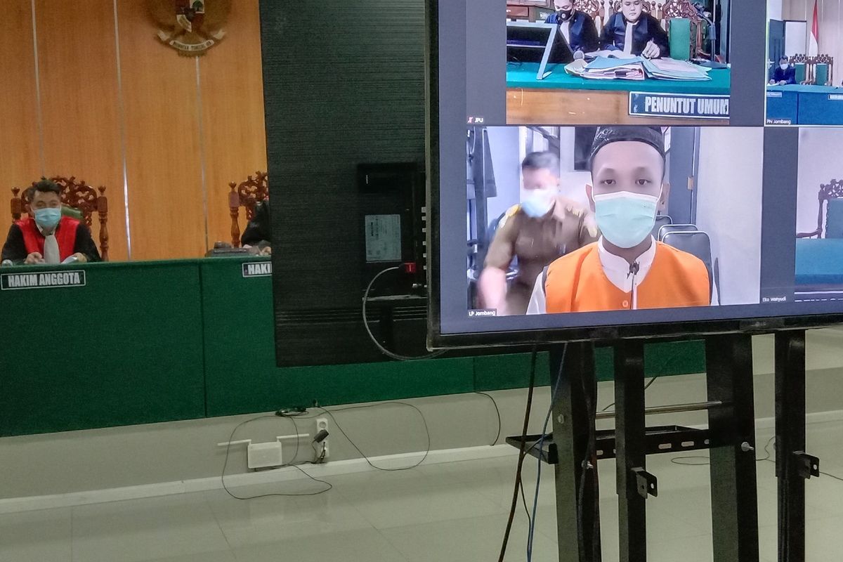 SIdang kasus kecelakaan kendaraan Vanessa Angel digelar di Pengadilan Negeri Jombang, Jawa Timur, Rabu (2/3/2022).