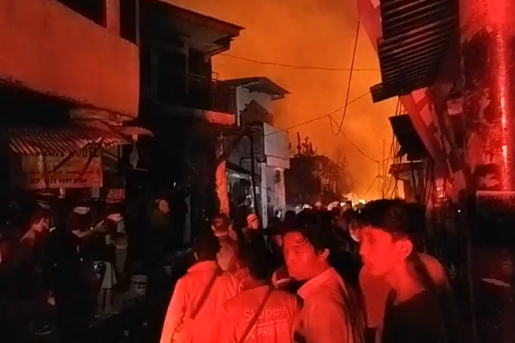 A fire followed by a massive explosion occurred at a fuel storage depot of Indonesia's state-owned oil and gas company PT Pertamina in North Jakarta on Friday evening, March 3, 2023, killing at least 13 people and about 29 were injured.