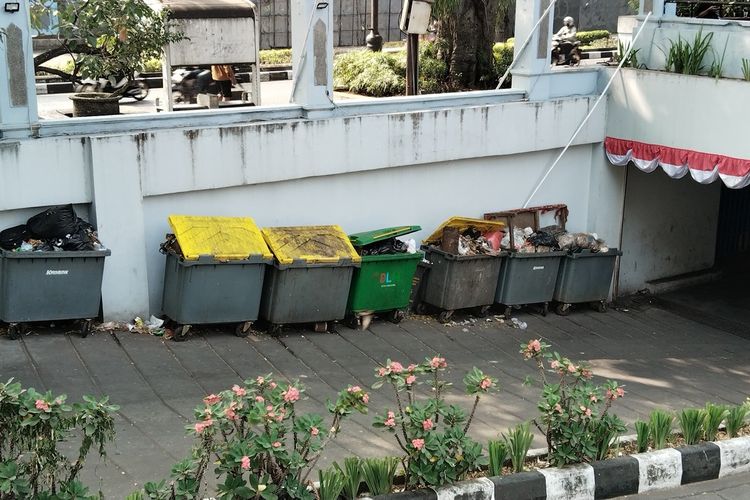 Tumpukan sampah di Kota Bandung