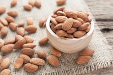 Penelitian Sebut Makan Almond dapat Kurangi Keriput