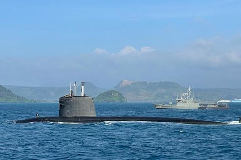 Indonesian Navy Holds Joint Naval Exercise With French Naval Vessels Passing Through Indonesian Waters