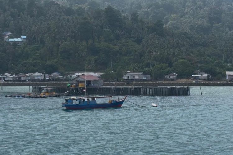 Mental Baja Bidan Natuna Arungi Lautan Pakai Pompong ke Kalimantan