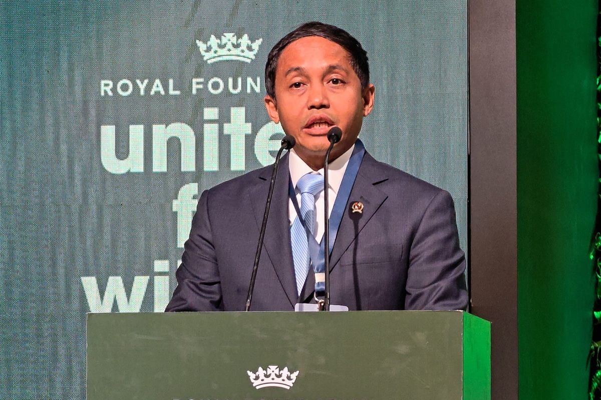 Menhut Raja Juli Antoni berpidato saat  menghadiri United for Wildlife Global Summit dan Pertemuan Tingkat Tinggi Menteri di Rio de Janeiro, Brasil. 
