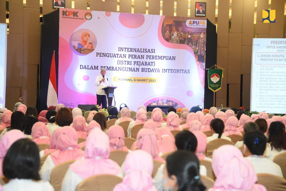 Inspektorat Jenderal bersama Dharma Wanita Persatuan (DWP) Kementerian PUPR terus menyosialisasikan nilai-nilai anti-korupsi melalui Internalisasi Penguatan Peran Perempuan dalam Pembangunan Budaya Integritas di lingkungan Kementerian PUPR.
