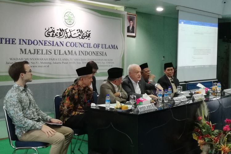 Duta Besar Australia untuk Indonesia, Gary Quinlan saat bertemu dengan jajaran pimpinan Majelis Ulama Indonesia (MUI) di kantor MUI, Jakarta, Selasa (19/3/2019) siang