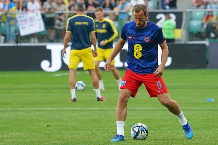 Penyerang timnas Inggris, Harry Kane, tengah bersiap jelang menghadapi Ukraina di Wroclaw, Polandia, untuk laga Grup C Kualifikasi Piala Eropa 2024 pada Sabtu (9/9/2023) malam WIB.