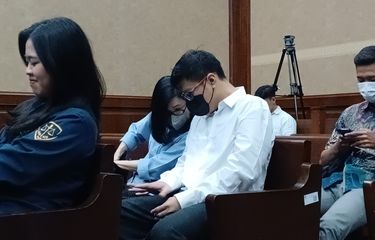 Saat Ronald Tannur Bersaksi untuk Perkara Suap Sang Ibu... Halaman ...