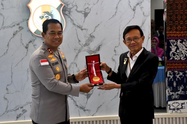 Polda NTT Raih 2 Rekor MURI Dunia Lewat Layanan Kesehatan Mental USEFT