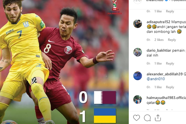 Andi Syahputra (merah nomor 8) saat memperkuat timnas U-20 Qatar menghadapi Ukraina di babak penyisihan Grup D Piala Dunia U-20 di Polandia. 