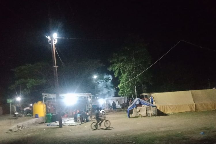 Trauma Gempa Susulan, Warga Kebirangga Ende Masih Bertahan di Pengungsian