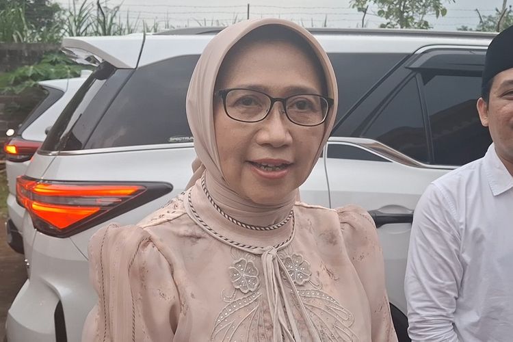 Bupati Lumajang Larang Orangtua Beli Seragam Baru, Tunggu Program Seragam Gratis