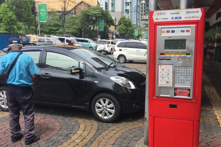 Juru Parkir Senang Gajinya Meningkat Di Bawah Upk Perparkiran