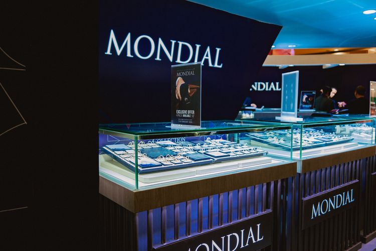 Merek perhiasan Mondial membuka Pop Up Exhibition koleksi Mondial Precious di Mal Senayan City, Jakarta pada tanggal 7-18 Februari 2024.