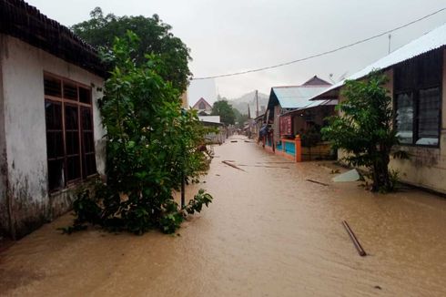 Rumah Warga di Desa Haruku Maluku Tengah Hanyut Terbawa Banjir Bandang