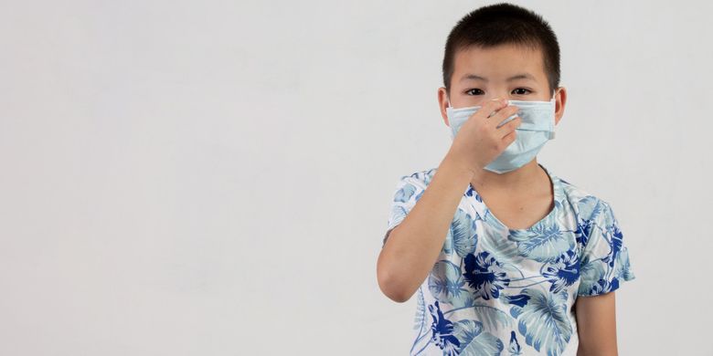 Vaksin membantu mencegah anak stunting, yang berpengaruh pada tumbuh kembangnya. Simak penjelasan dokter. 