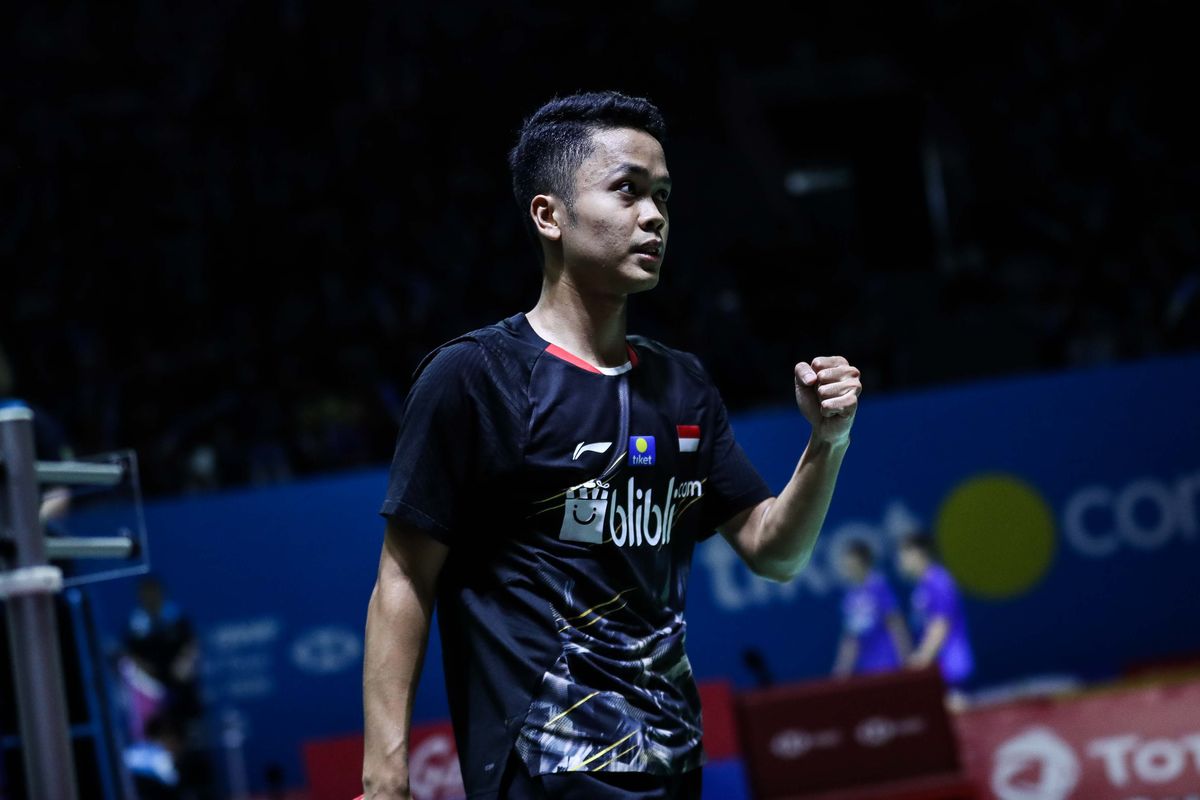 Pebulu tangkis tunggal putra Indonesia, Anthony Ginting melawan tunggal putra Thailand, Kantaphon Wangcharoen dalam babak kedua Blibli Indonesia Open 2019 di Istora Senayan, kompleks GBK, Jakarta, Kamis (18/7/2019). Anthony Ginting kalah dengan skor 20-22 21-11 19-21.