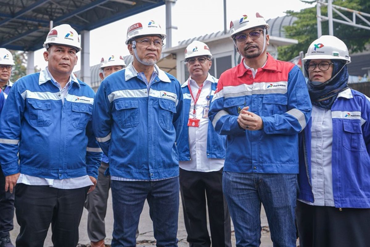 Direktur Pemasaran Regional Pertamina Patra Niaga Mars Ega Legowo mengatakan bahwa pihaknya akan menindak tegas bagi seluruh lembaga penyalur dan mitra kerja yang menyalahi aturan.