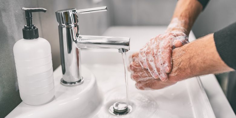 Ilustrasi mencuci tangan. Riset UNICEF dan WHO menemukan 3 dari 10 orang atau sekitar 2,3 miliar orang di dunia tidak memiliki fasilitas cuci tangan dengan air dan sabun di rumah.