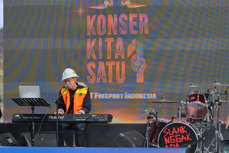 Fariz RM membuka Konser Kita Satu yang menghadirkan Slank di Grasberg, Mimika, Papua Tengah, Rabu (16/08/2023)