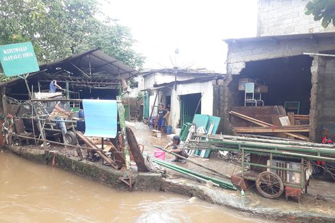 Diterjang Banjir Lima Kali, Warga Cipinang Melayu Pasrah jika Terendam Lagi