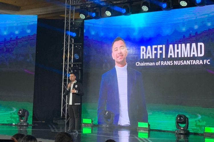 Raffi Ahmad saat datang ke acara konferensi pers launching jersey RANS Nusantara FC pada Jumat (24/6/2022).