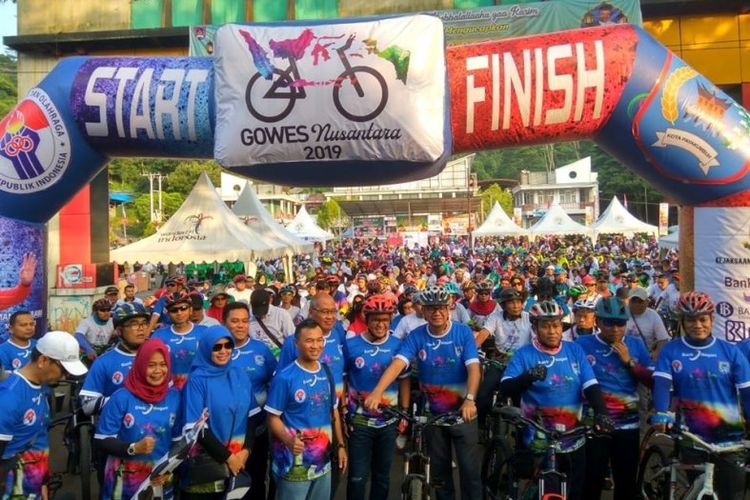 Gowes Nusantara dengan jarak sekitar 20 km di Kota Payakumbuh, Minggu (28/7/2019) tersebut, diawali dari Medan Nan Bapaneh Ngalau Indah dengan rute Tugu Adipura-Labuah Basilang-Gelanggang Kubu Gadang (checkpoint),