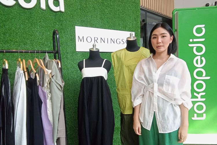 Stephanie Nursalim pemilik usaha brand lokal fesyen, Morningsol.